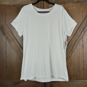 Torrid Super Soft knits white crew t shirt 2x